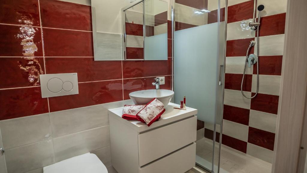 Koupelna v ubytování BOSS Guest House