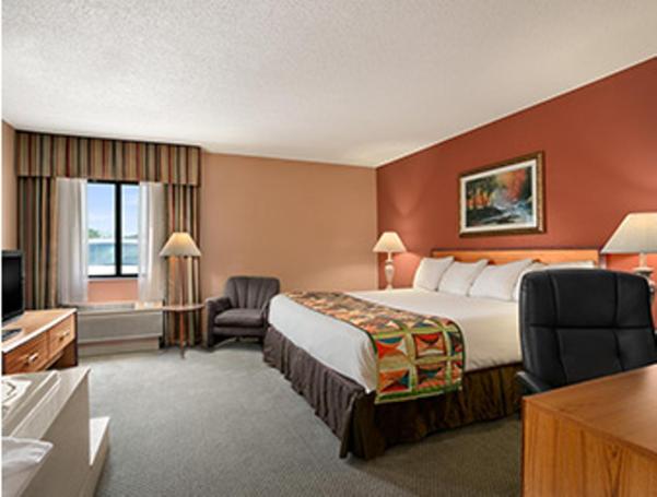 Baymont by Wyndham Sullivan - Suite Estudio Con Cama Extragrande - No Fumadores