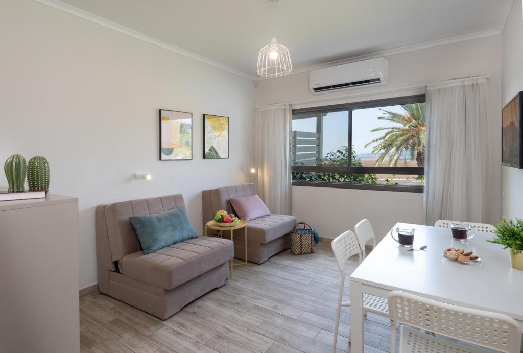 Holiday Village Kibbutz Mizra - Suite De Dos Dormitorios Con Terraza