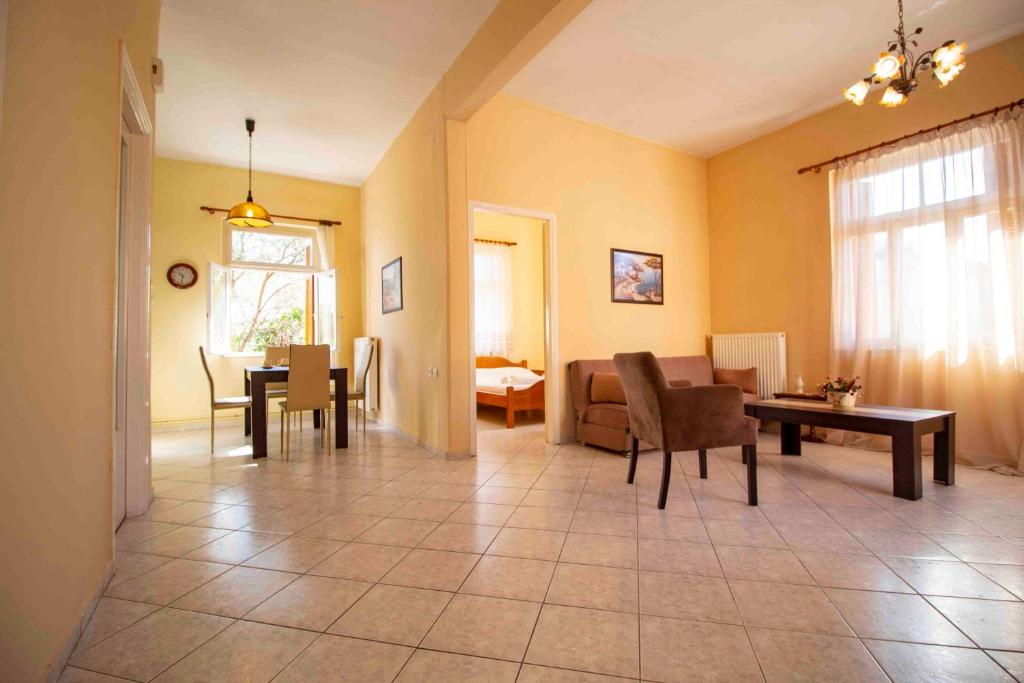 Laconian Collection # Afrodites House # - Housity