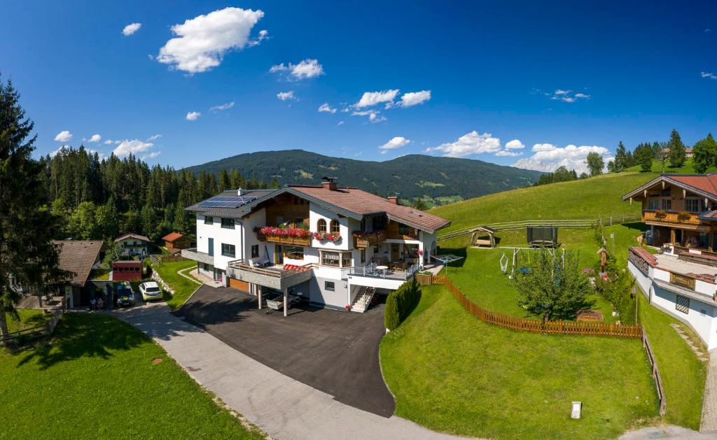 Výhľad na hory alebo výhľad na hory priamo z apartmánu