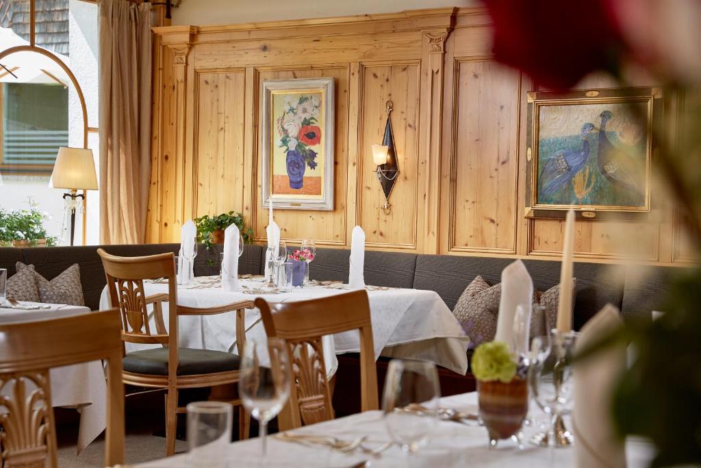 Restaurace v ubytování Hotel Berghof Crystal Spa & Sports
