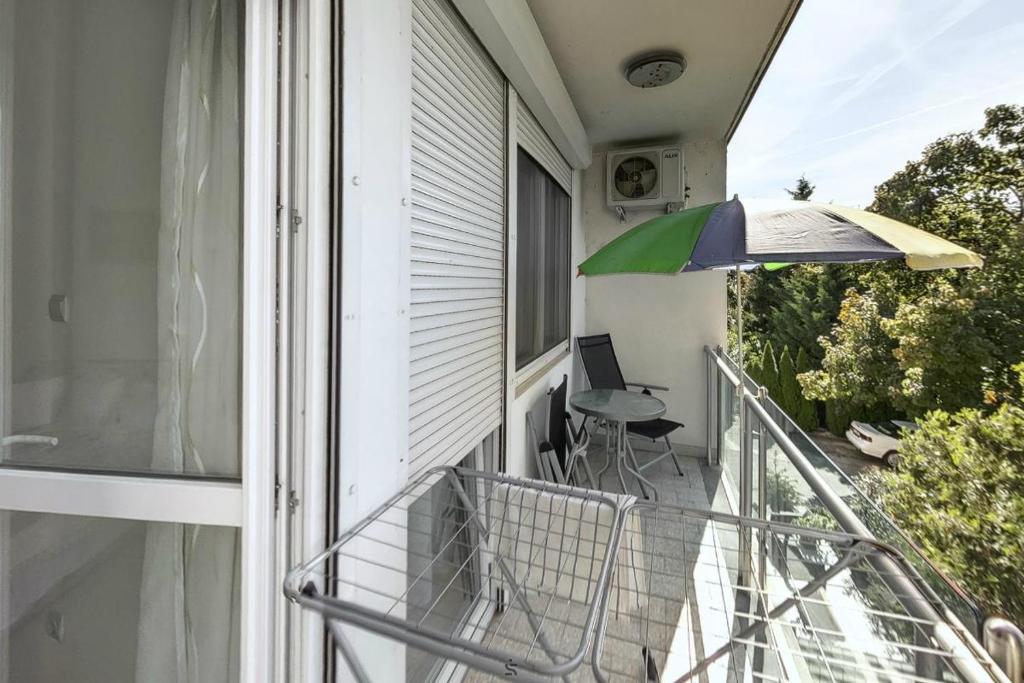 Balkón alebo terasa v ubytovaní Hajnalház Apartments