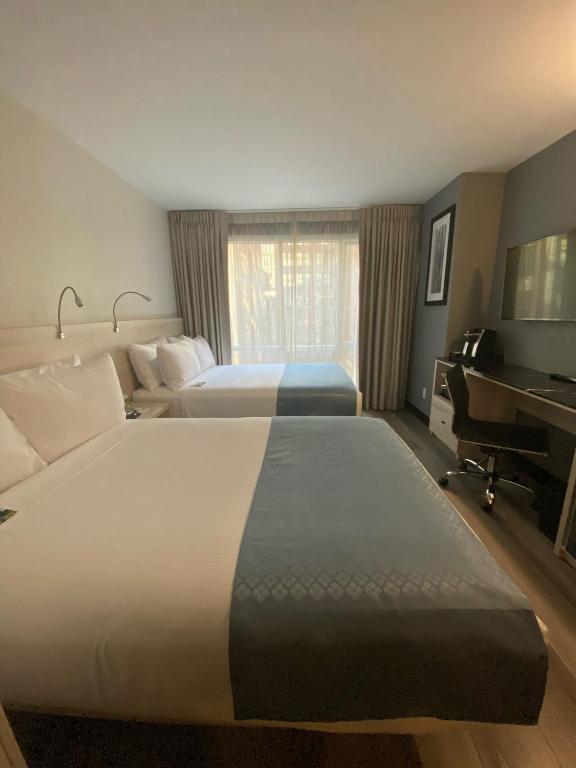 Wingate by Wyndham New York Midtown South/5th Ave - Double Room With Two Double Beds - Non-Smoking