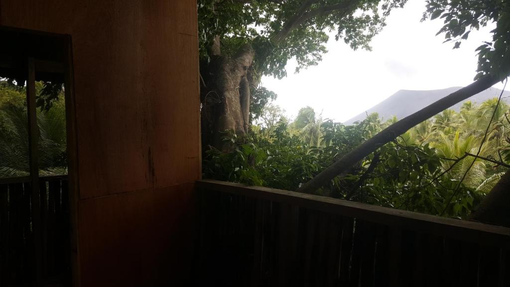 Nespecifikovaný výhled na hory nebo výhled na hory při pohledu z hotelu