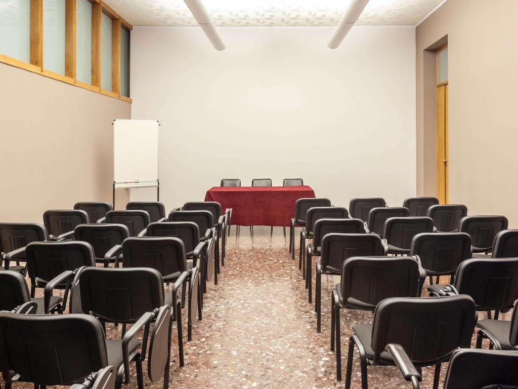 Konferenční prostory v ubytování ibis styles Trani