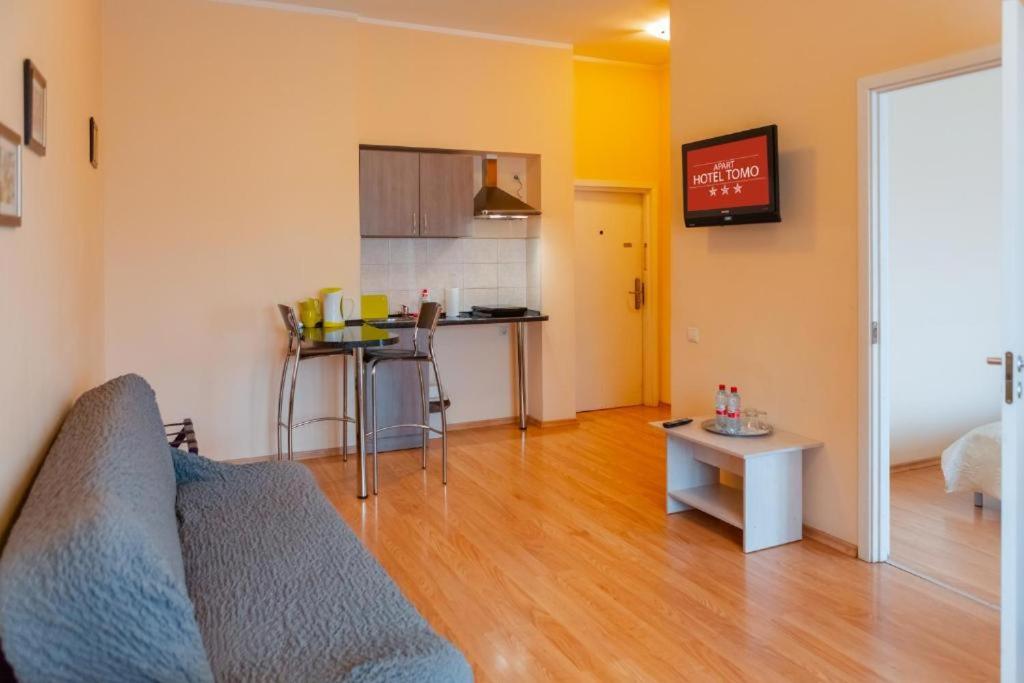 Kuchyň nebo kuchyňský kout v ubytování Apart Hotel Tomo FREE PARKING