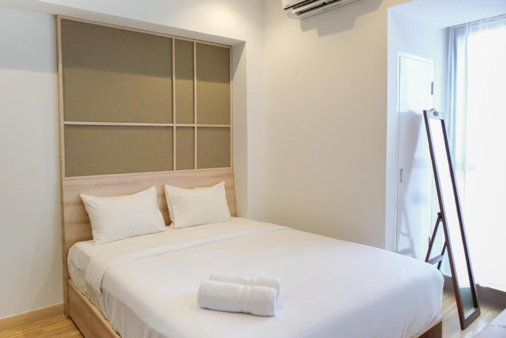 Elegant Best View 1BR Branz BSD City Apartment By Travelio - One-Bedroom Apartment