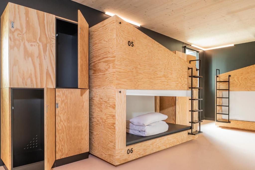 JO&JOE Paris Gentilly - Auberge de Jeunesse - Private Bedroom For 12 People With Shared Bathroom