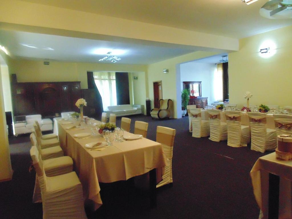 Restaurace v ubytování Pensiunea Casa Benko
