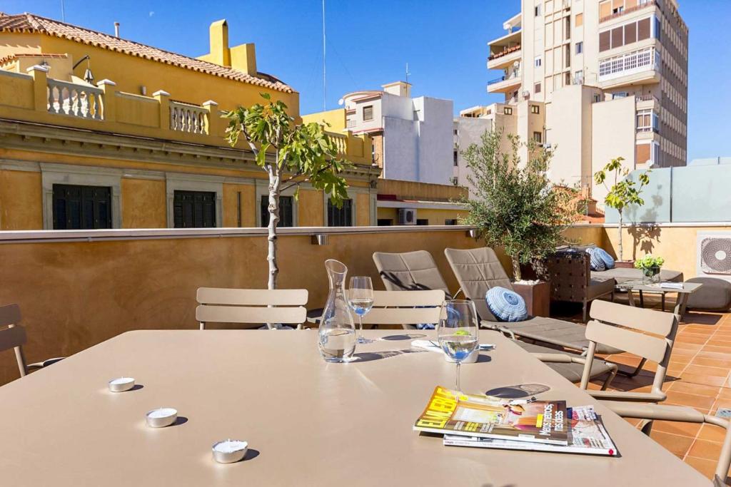 Sebastian Souviron Suites in Malaga by Solaga Holiday Homes - Apartamento Con Terraza