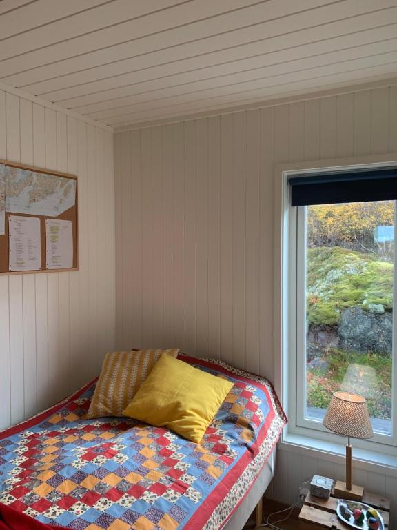 Gulta vai gultas numurā naktsmītnē Unique private cabin in Lofoten