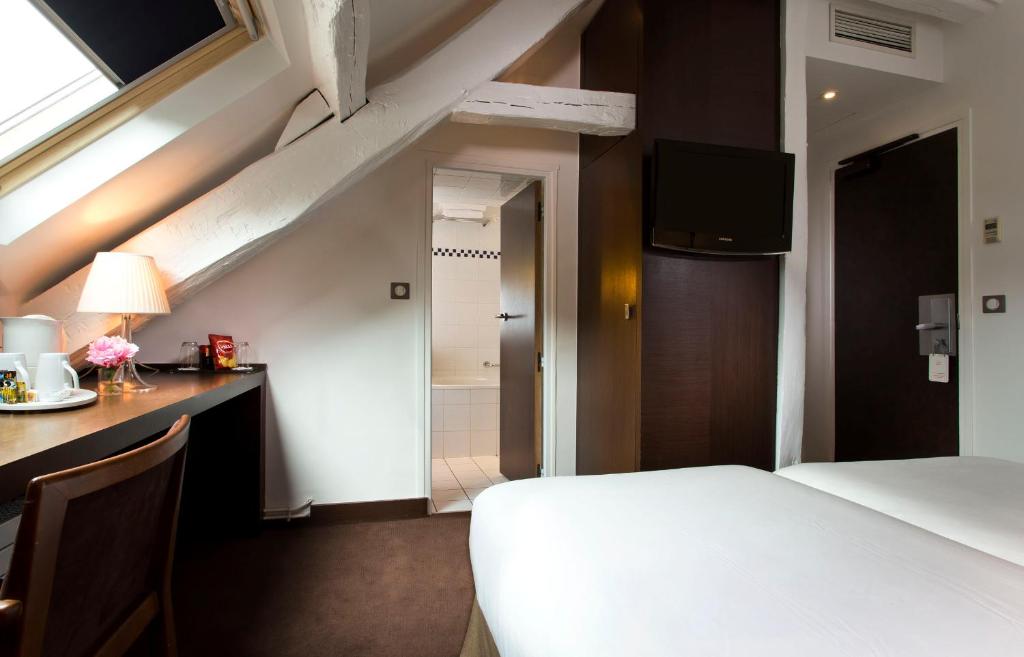 Hôtel Le Colisée - Resim 15