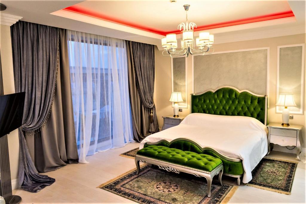 Phoenicia Royal Hotel - Deluxe Duplex Apartment