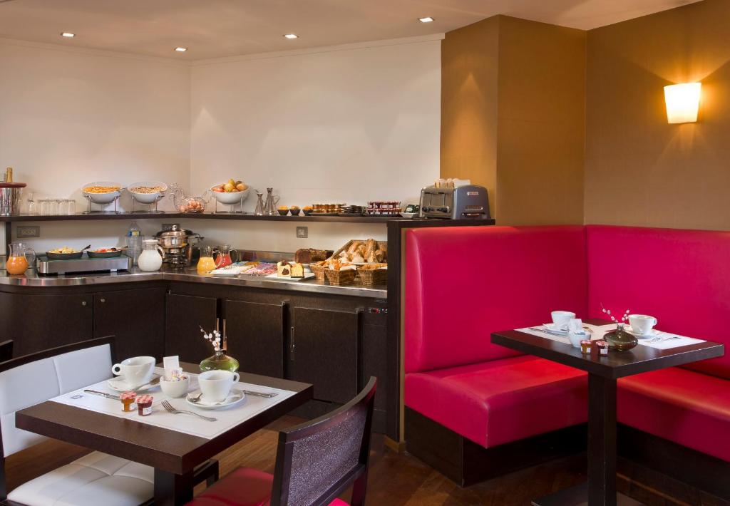 Hôtel Le Colisée - Resim 40