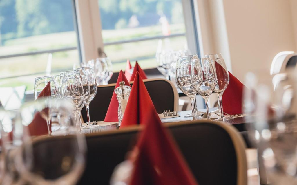 Restaurace v ubytování Pflegehotel Sutz-Lattrigen