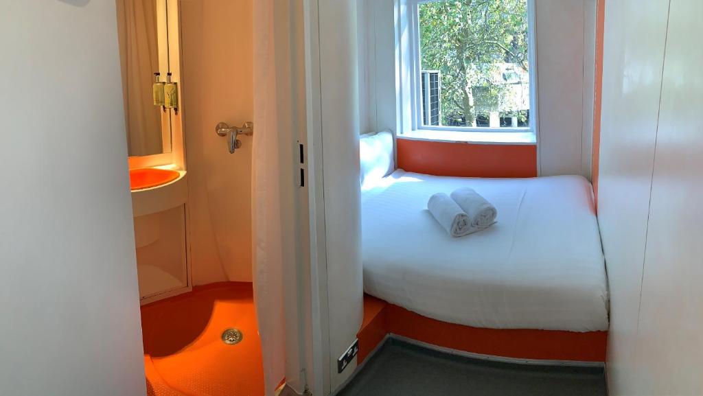 easyHotel South Kensington - Resim 14