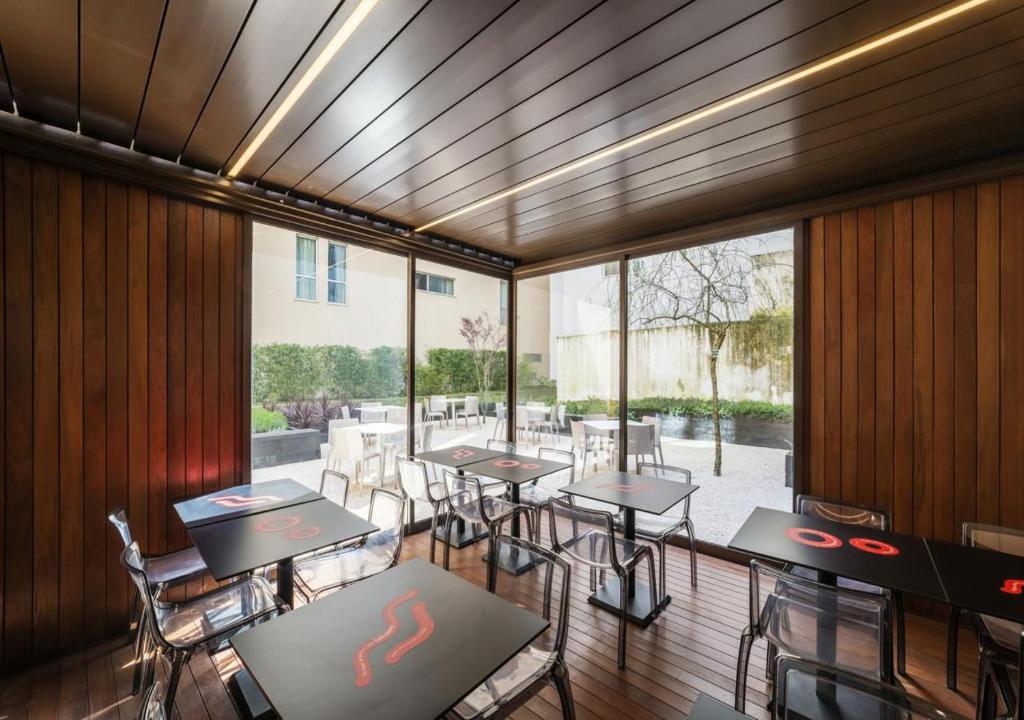 Moov Hotel Porto Centro - Resim 38