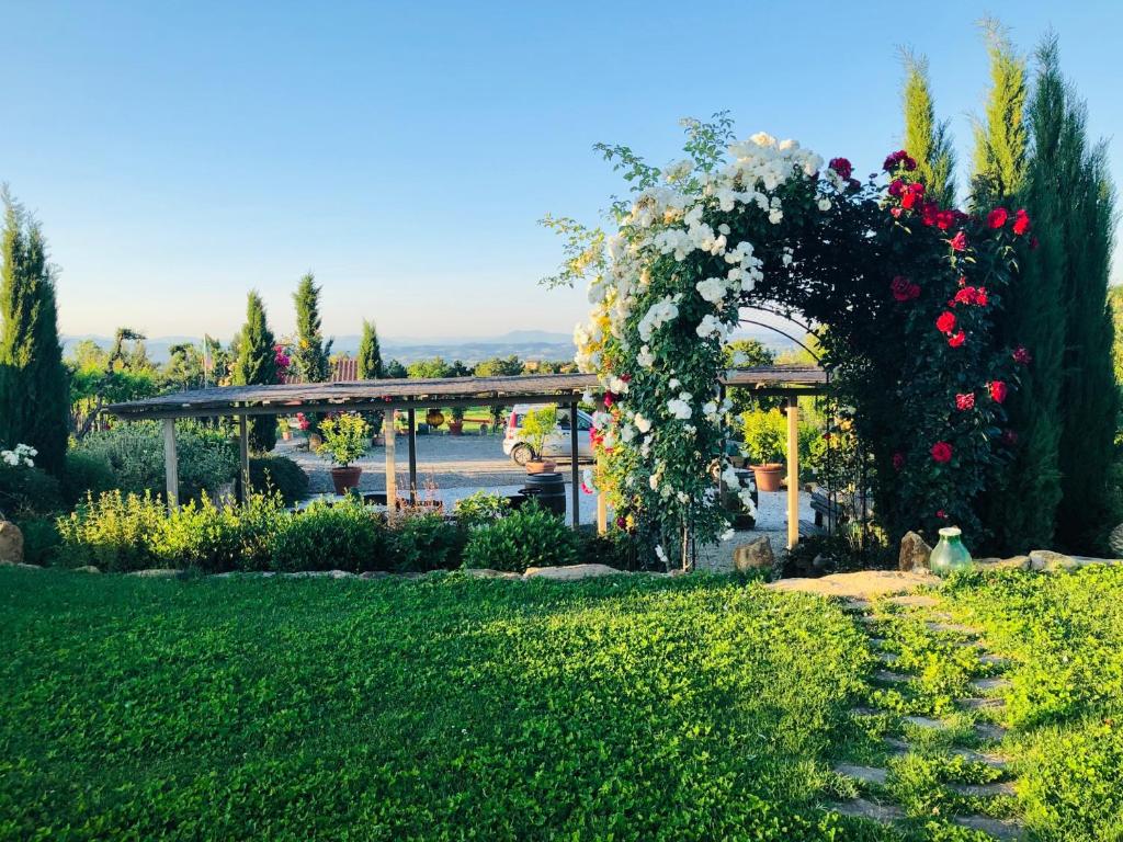 Vonkajšia záhrada v ubytovaní Agriturismo I Colli