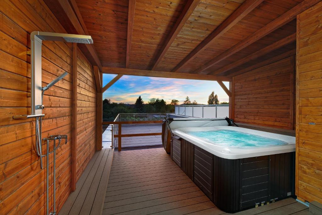 Hotel Aura Design & Garden Pool - Resim 21