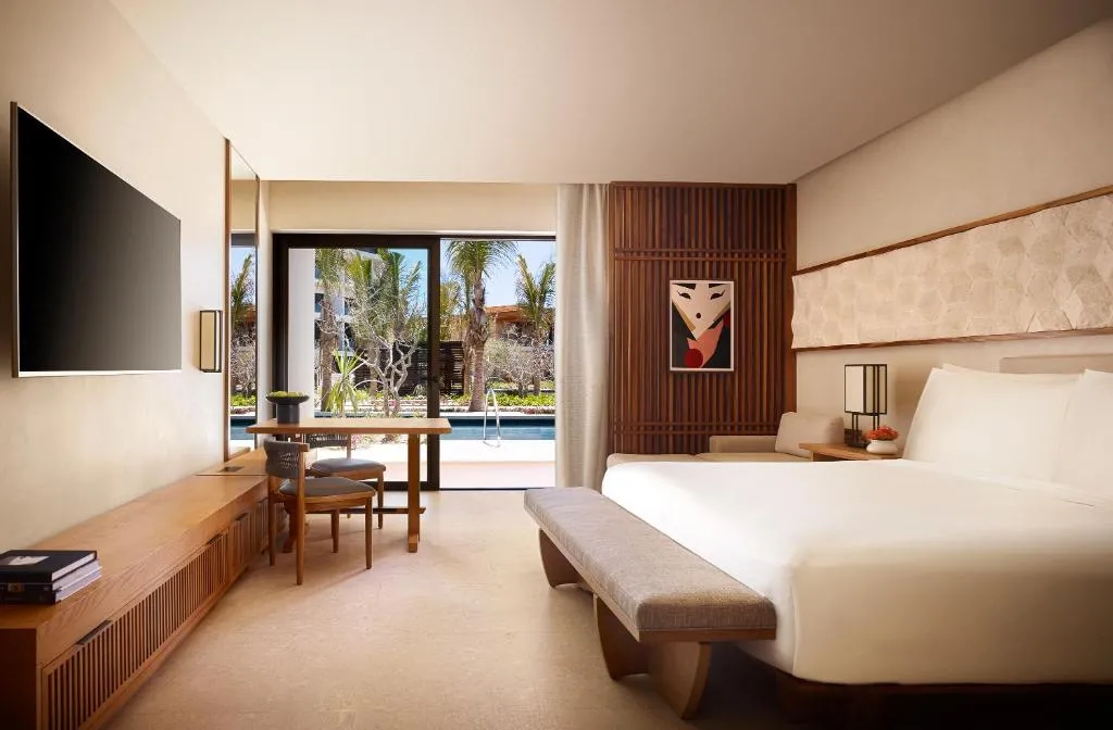 Deluxe King Swim-Up