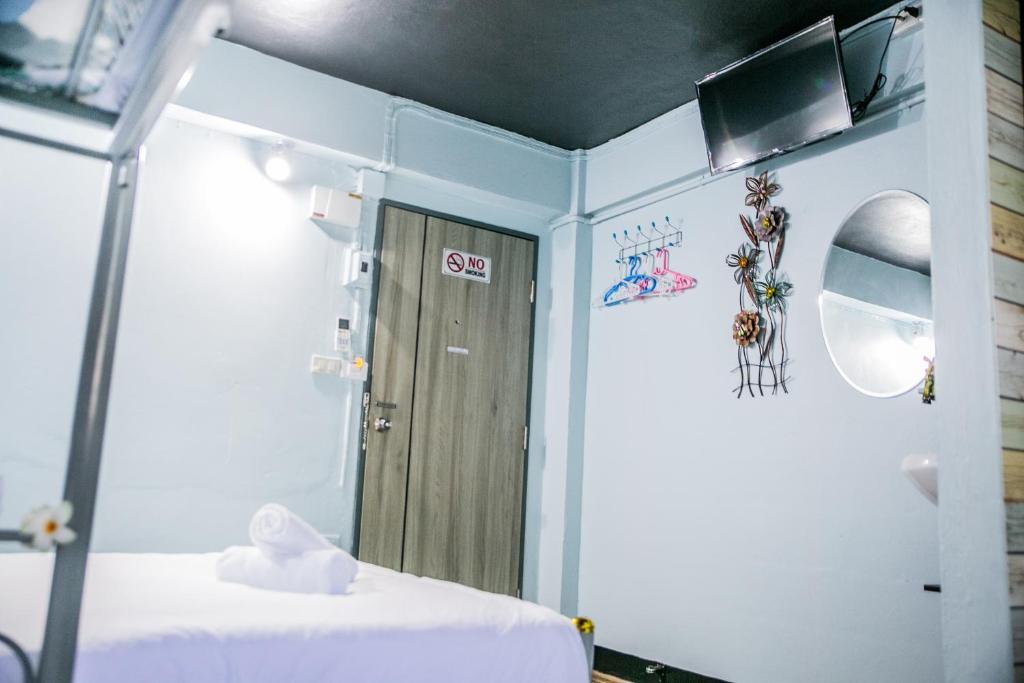 Bangkok Canale Home at Khaosarn - Resim 3