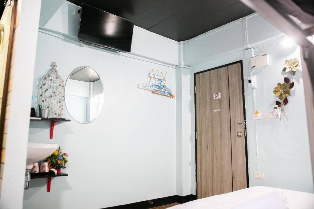 Bangkok Canale Home at Khaosarn - Resim 40