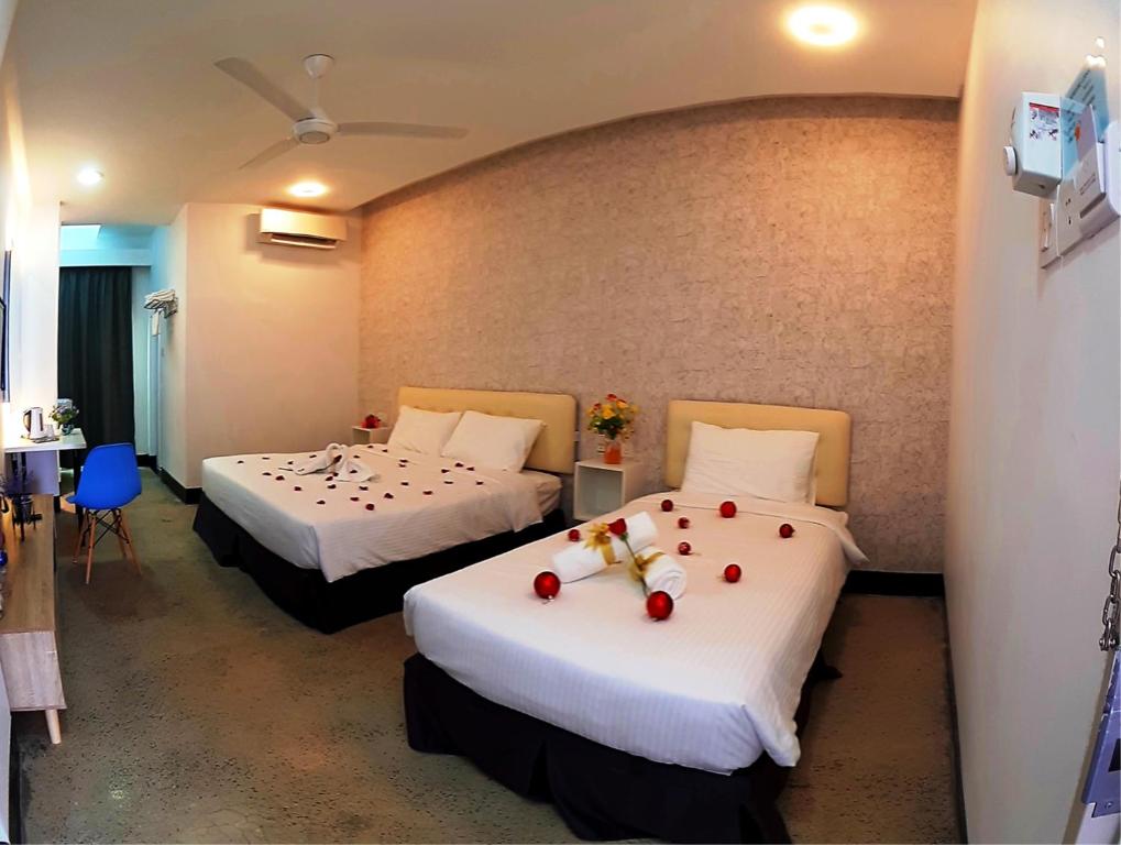 Sunshine Lodge - Triple Room With Balcony
