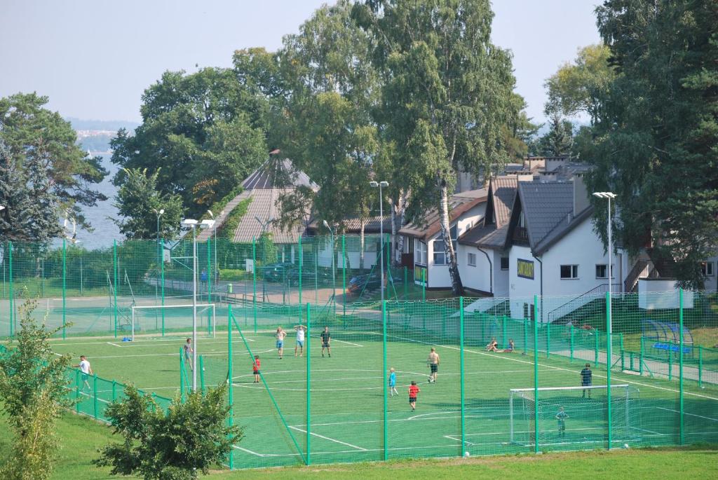 Tenis a/nebo squash v ubytování AZS Centralny Ośrodek Sportu Akademickiego nebo okolí