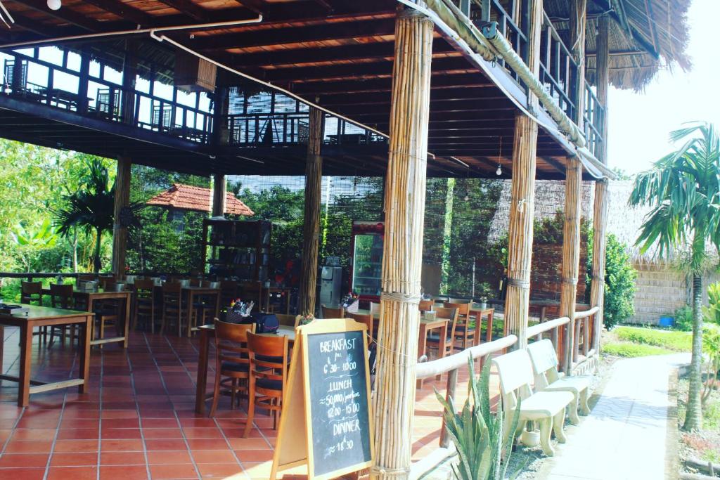 Restaurace v ubytování Green Village Mekong