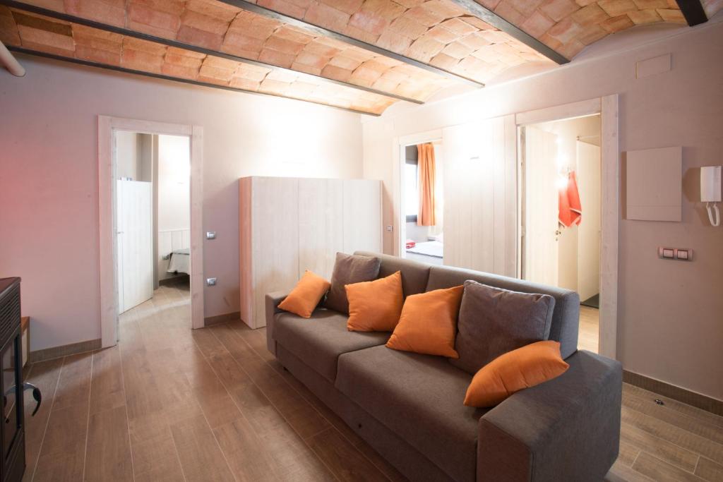 A seating area at Apartaments Cal Nunci-Apartament Cadí