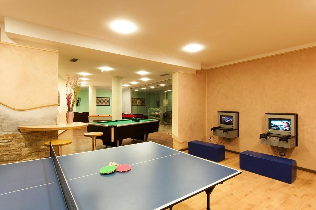 Stolní tenis v ubytování Hotel Engel nebo okolí