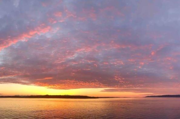 Amazing Sunsets At 3Br Home Over The Puget Sound Home