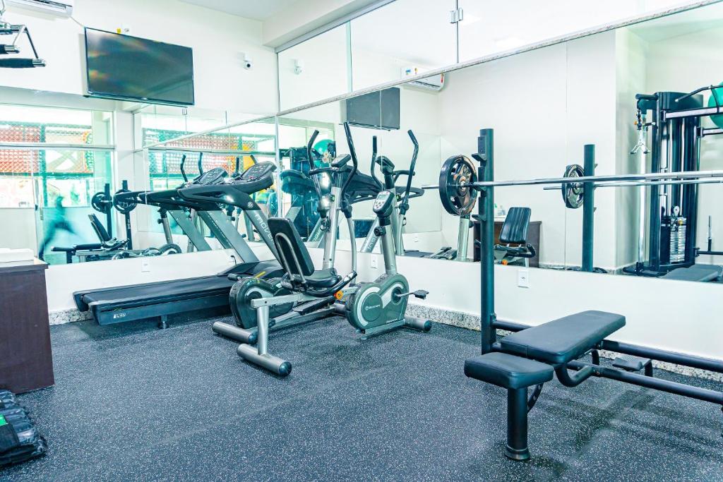 Fitness centrum a/nebo fitness zařízení v ubytování Vitoria Regia Praia Hotel