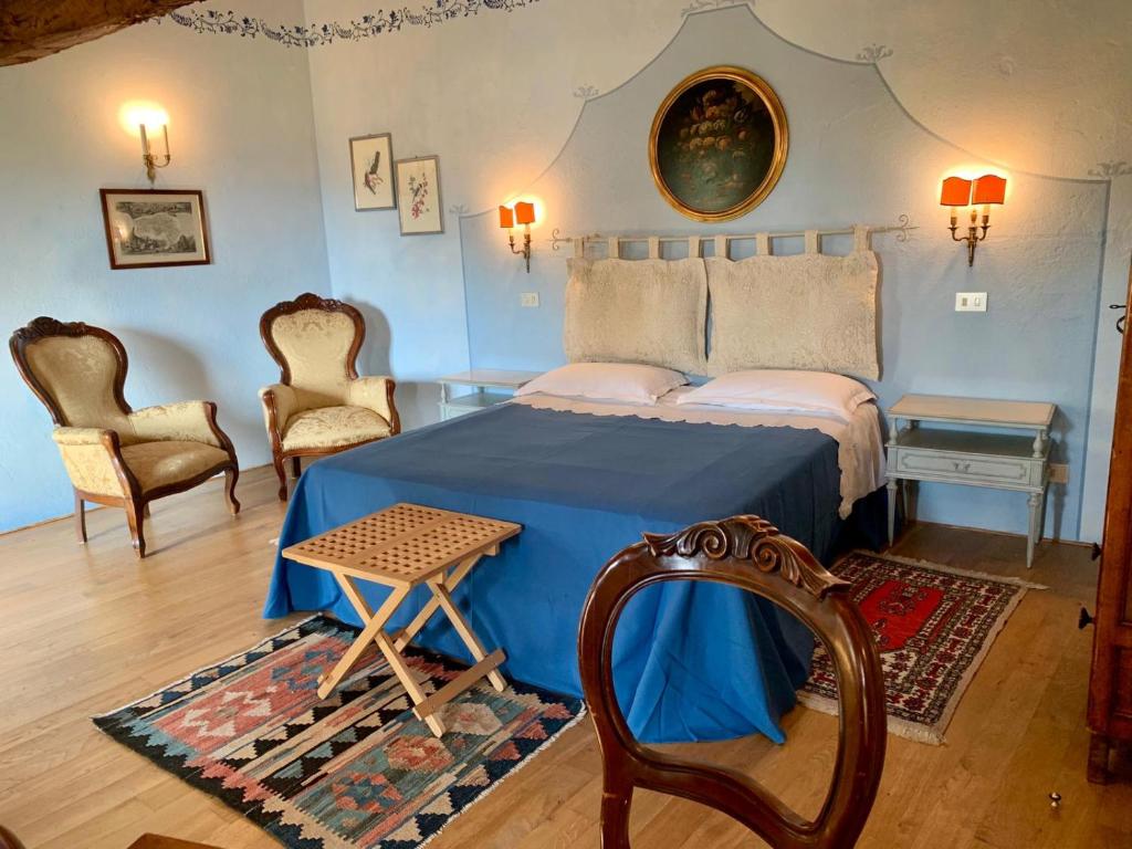 A bed or beds in a room at Villa Belforte