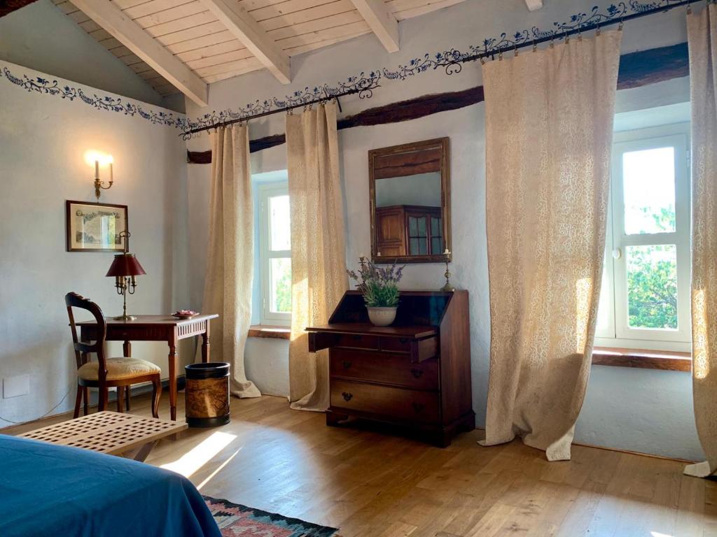 A seating area at Villa Belforte