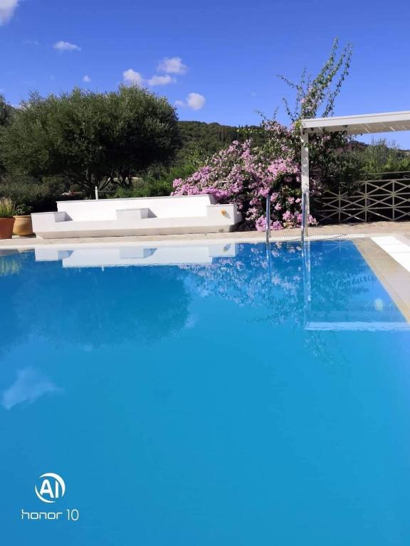 Bazén v ubytování Hill Lofos Hotel nebo v jeho okolí