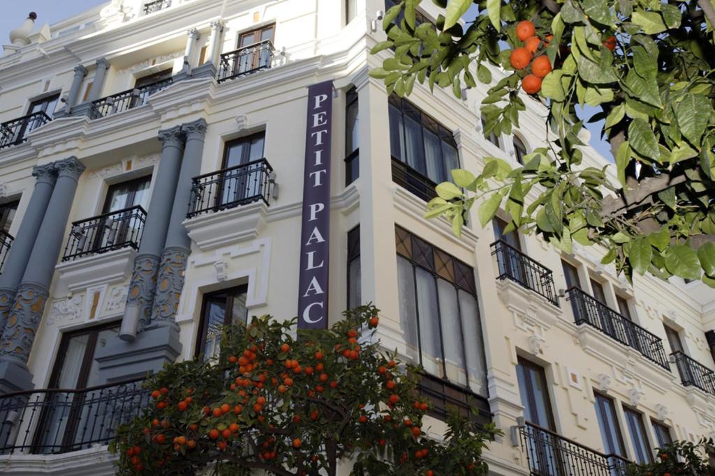 The building in which a szállodákat is located