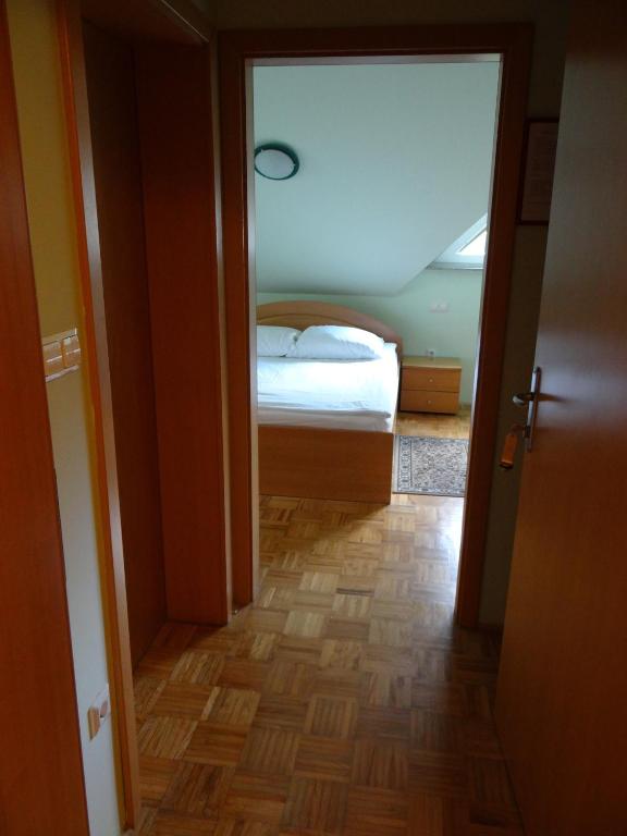 Voodi või voodid majutusasutuse Rooms Hochkraut toas