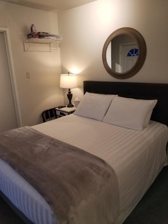 Voodi või voodid majutusasutuse Deep Water Inn toas