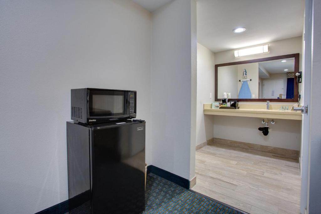 Quality Inn San Diego South - Chula Vista photo