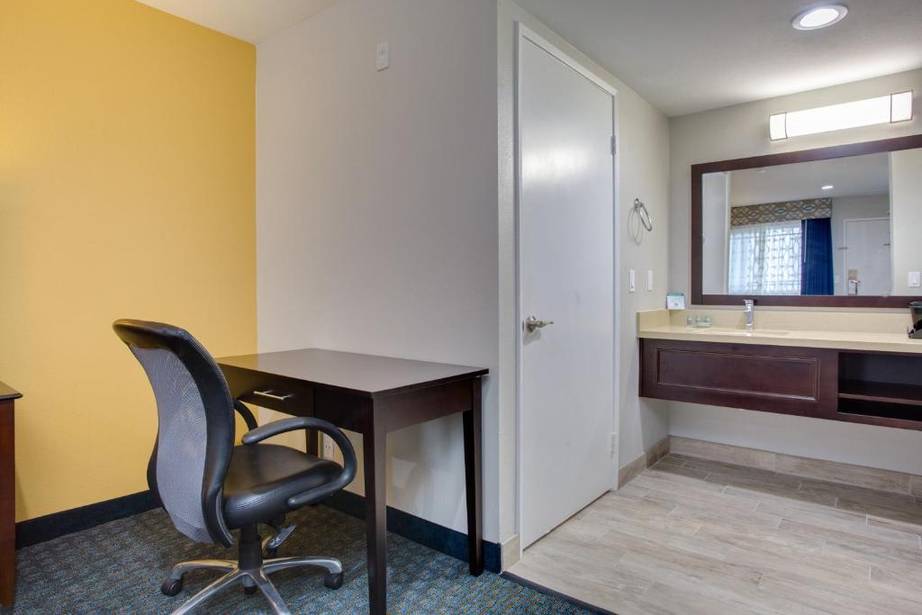Quality Inn San Diego South - Chula Vista photo