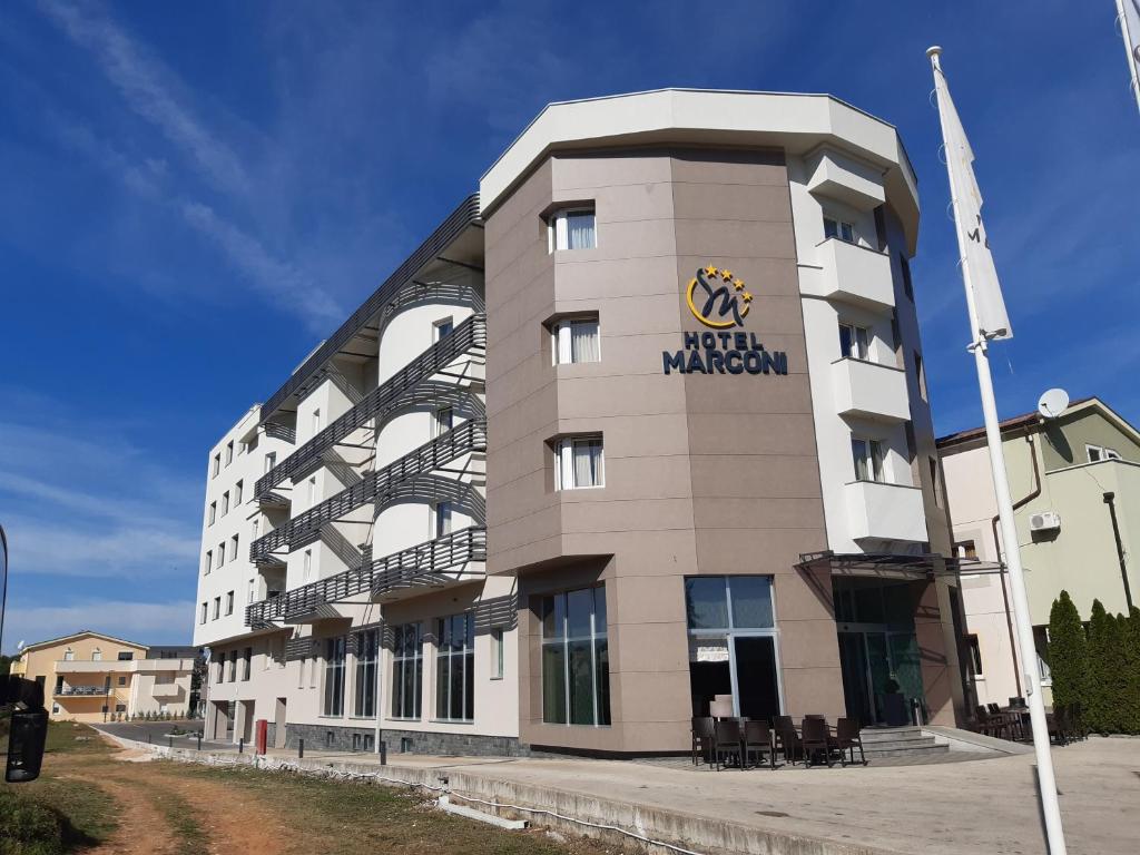 Bangunan di mana terletaknya hotel