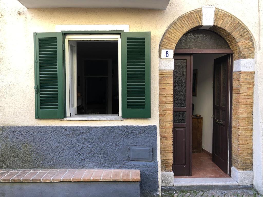 Pročelje oz. vhod v nastanitev Il Riccio, Valle Roveto Country House