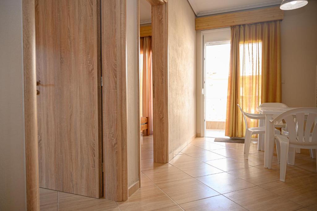 Postel nebo postele na pokoji v ubytování Anastasios Room's