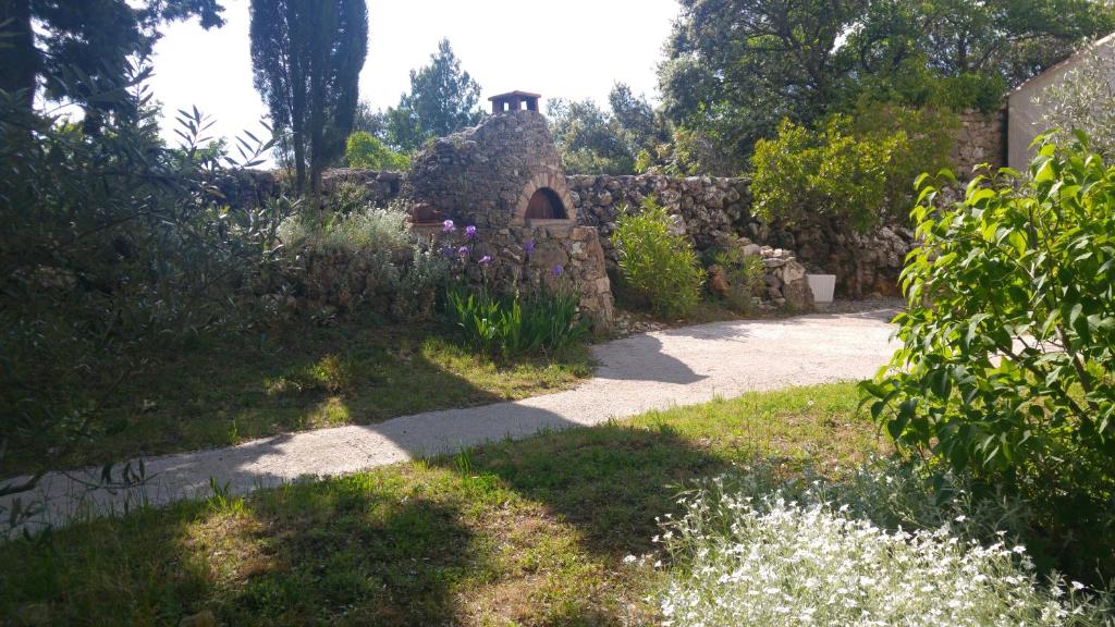 Zahrada ubytování Le Moulin de Varrians