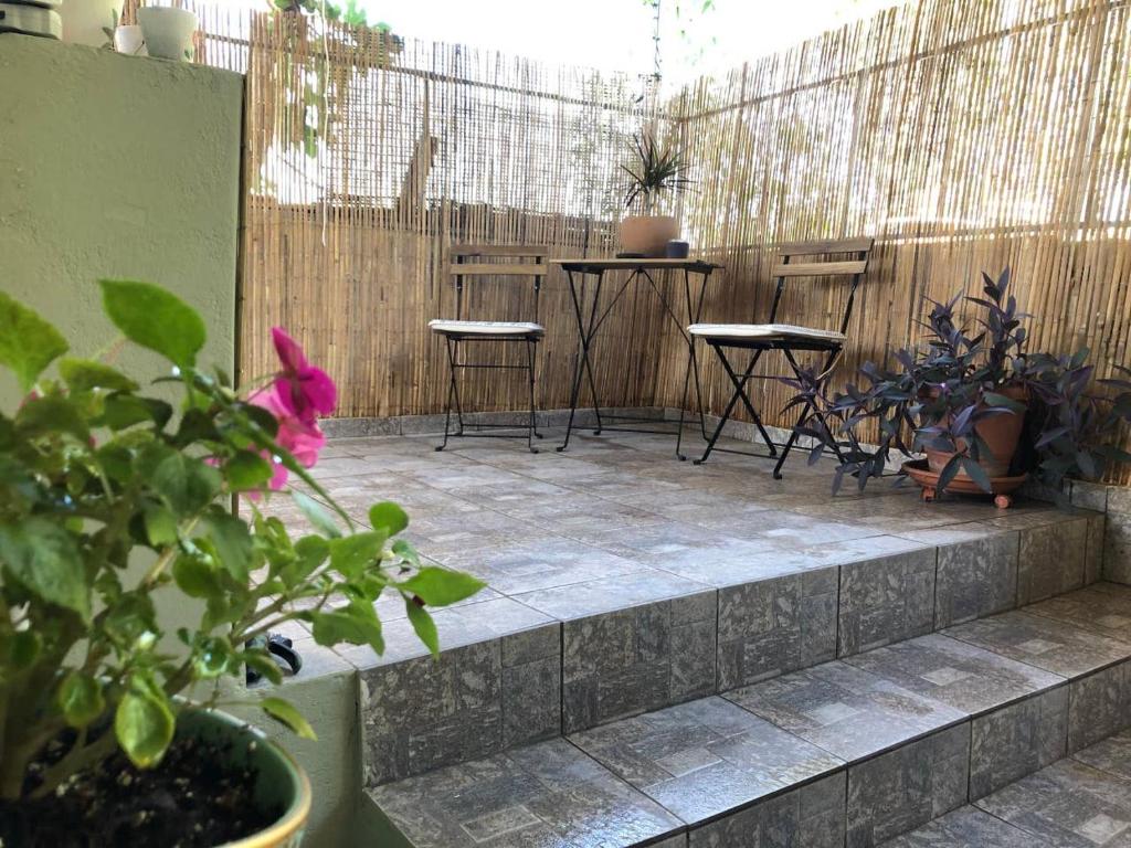 A balcony or terrace at Helen's Welcoming & cozy flat