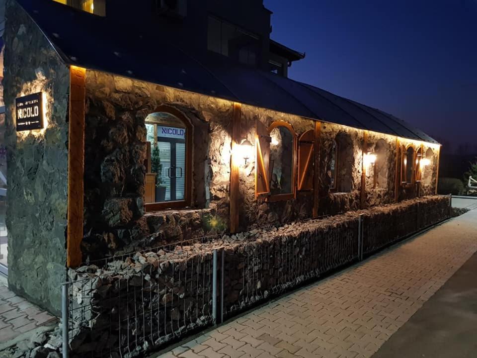 Budova, kde se hotel nachází