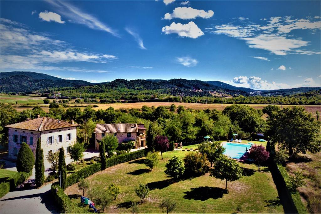Výhľad na hory alebo výhľad na hory priamo z of the country house