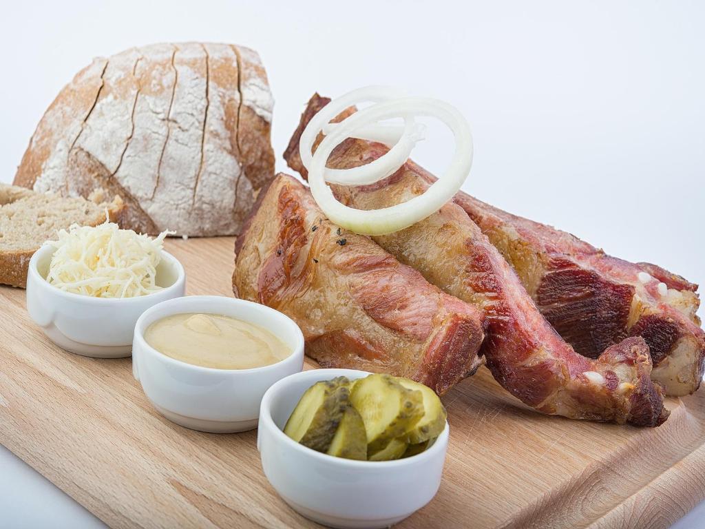 Ramada Airport Hotel Prague - Resim 2